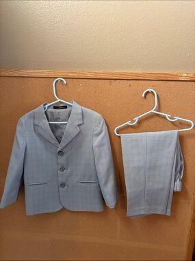 Classic Light Gray Windowpane Boys' Suit Jacket & Pants